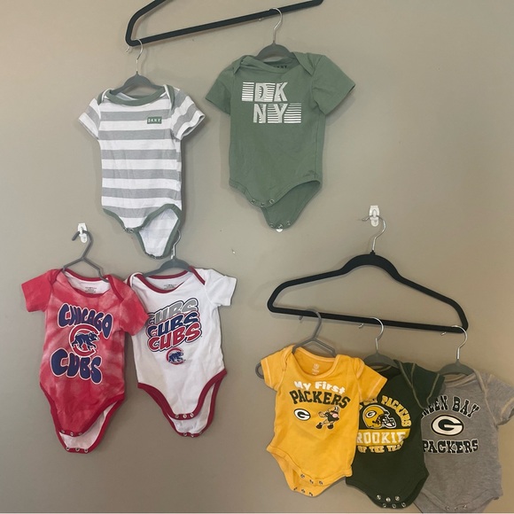 Onesies 7 DKNY, Green Bay and Cubs - Picture 2 of 2